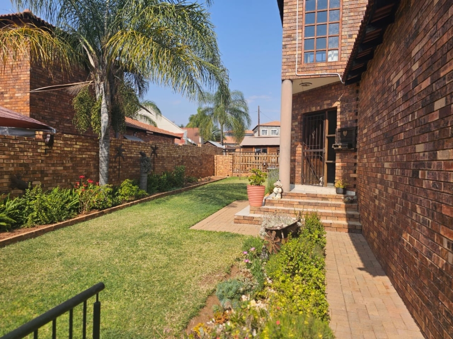 3 Bedroom Property for Sale in Safari Gardens North West